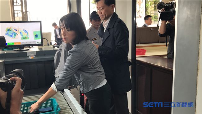 「司改是屁」小燈泡媽媽收通知出庭了