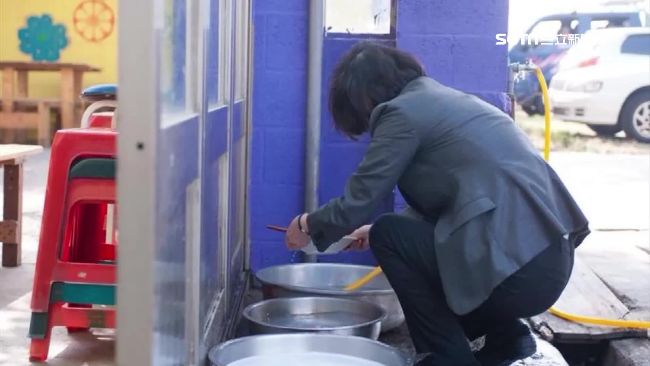 蔡英文洗碗照遭諷矯情　攝影師怒回擊
