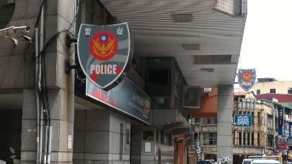 保全陳屍床下猝死　惡臭飄散20天