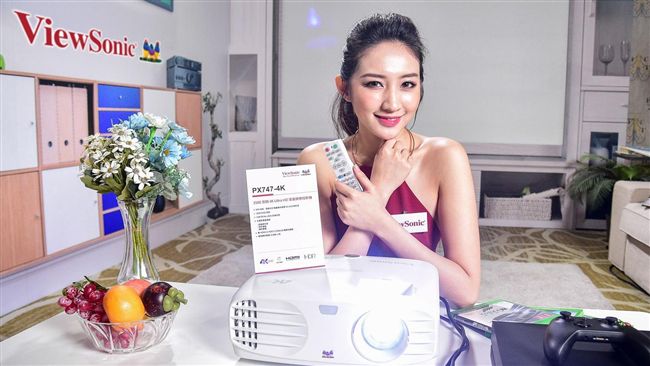 投影機也能很時尚　3新機到哪都能投