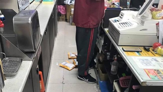 到超商寄貨　店員當她面「往地板扔」