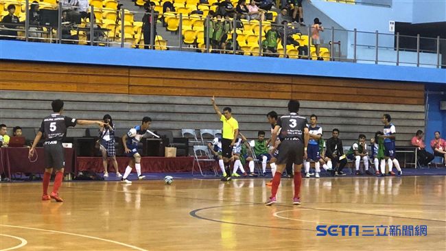 5人制足球聯賽　市立體育館開踢