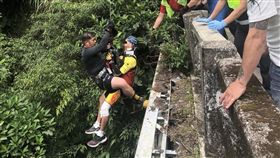 新北市,石碇,永定橋,單車,騎士,墜落,山坡,受困,新北市消防局