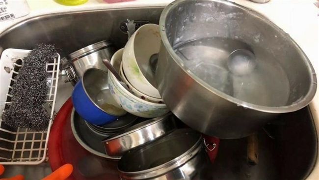 加班回家見屋亂　她怨：男主人該報廢