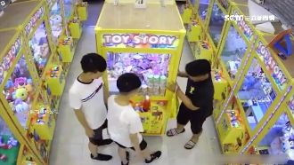 為「小熊餅乾」搖機台　3男變吃官司