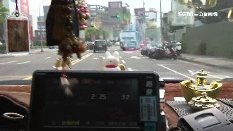 開車族小心！儀表板雜物易成視線殺手