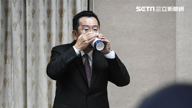 「以為記者都懂」　顧：要有更大包容