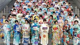 日本和服店KIMONO PROJECT打造196國和服。（圖／翻攝IG）https://www.instagram.com/kimono_project/?hl=ja