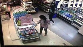 婚宴蟑螂母女檔的媽媽宋女，又因在超商竊取食物遭逮，她竟辯稱丈夫有投資該店，警方訊後將她依竊盜罪送辦（翻攝畫面）