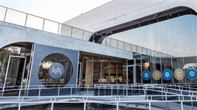 引戰！餐廳禁孩童入內遭家長1星洗版　網友力挺「洗回來」（圖／翻攝自深藍咖啡官網）