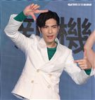 蕭敬騰代言手機大跳手勢舞。（記者邱榮吉/攝影）