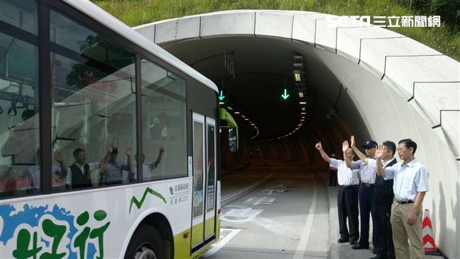 2月正式通車　蘇花改昨再開放大客車