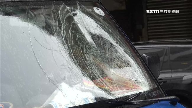 大雨視線差　婦騎三輪車遭貨車撞命危
