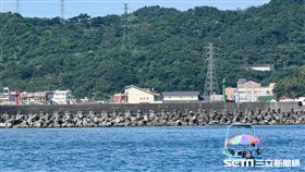 台電興建深澳電廠預定地，國民黨新北市候選人侯友宜出海。 （圖／記者林敬旻攝）