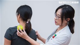 雙和醫院,復健,彭心怡,陳臆文,縮下巴,母親節,打掃