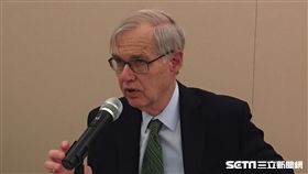 台灣旅行法違一中政策？卜睿哲不認同前美國在台協會主席卜睿哲不認同台灣旅行法違反美國一中政策的說法，他指出，美國的一中政策具有彈性，也會考量中國對台灣的作為。中央社記者江今葉華盛頓攝　107年4月25日