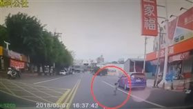 彰化,爆料公社,男童,閒晃,女駕駛,兒童公園（圖／翻攝爆料公社）