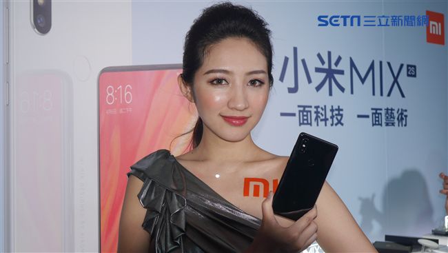 小米MIX 2S機身美、拍人更美
