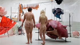  Palais de Tokyo,法國,巴黎,裸體,藝術,音樂,愛好者,Julien Claude-Penegry　圖／翻攝自推特　https://goo.gl/rdWD5c