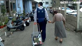 台中,一中街,鳥蛋阿嬤,迷路,跌倒,暖新聞（圖／翻攝畫面）