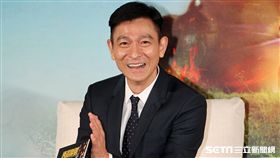 「俠盜聯盟」導演馮德倫、演員劉德華、楊祐寧，出席記者會聊拍這部電影的酸甜苦辣。（記者邱榮吉/攝影）