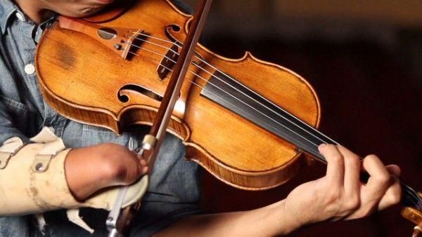 天生少一隻手…他超越障礙成小提琴家