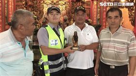 嘉義縣新港鄉溪北村福德宮的文判官神像遭竊，廟公獲得神明託夢告知近日回府，警方就找回神像，還鎖定一名顏姓遊民，將循線約談他到案說明（翻攝畫面）