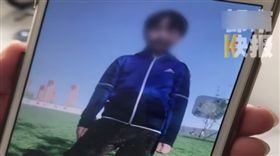 9歲男童赤裸、呈驚恐樣死在自家頂樓，可疑兇嫌被爆是變態。（圖／翻攝都市快報）