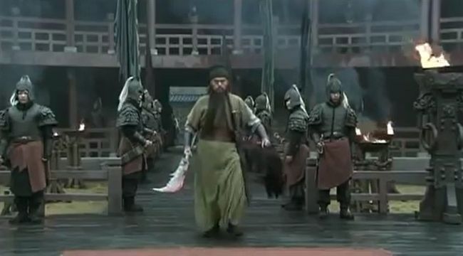 溫酒斬華雄？關羽表示：人不是我殺的