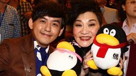 黃子佼,張小燕（圖／翻攝自騰訊娛樂）
http://ent.qq.com/a/20131025/018010.htm