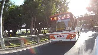 客運金雞母！235公車年營收破億