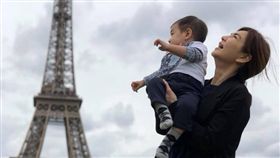 Ella赴法工作帶上兒子老公順便慶祝結婚周年。（圖／翻攝自臉書）