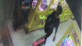 新北市,永和,小偷,竊賊,錢包,失主,報案,遺失物,警方,夾娃娃機店（圖／翻攝畫面）