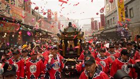北港媽祖遶境萬人空巷傳承百年宗教民俗的北港媽祖遶境，4日起2天盛大登場，出巡笨南港嘉義縣南港村及北港街區，北港萬人空巷，迎接媽祖及歡慶4日至8日的「北港小過年」。（北港朝天宮提供）中央社記者葉子綱傳真  107年5月4日