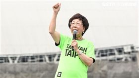 姚文智機蛋大遊行，前副總統呂秀蓮上台聲援。 （圖／記者林敬旻攝）