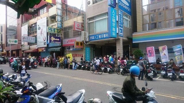 全台瘋搶499　網友：比工作重要