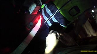 遇警臨檢先擲茭　擲到聖筊坦承吸毒