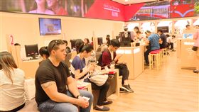 499吃到飽，中華電信，遠傳，台灣大哥大(記者柯智翔攝影)
