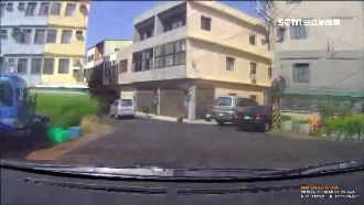 通緝犯拒檢狂飆逃逸　邊逃邊「剉賽」