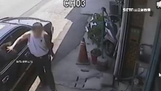 車停白線擋路？婦人遭陌生男掌摑咆哮