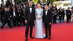 ▲▼《江湖兒女》劇組坎城紅毯亮相。（圖／翻攝自臉書）