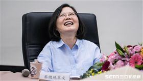 總統蔡英文視察台南市美術館當代館　圖／記者林敬旻攝