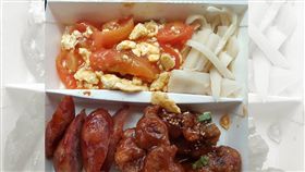 桃園某自助餐店，這4樣菜不含白飯100元。（圖／翻攝爆怨公社）