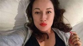 美國一名女子僅和對方約會過一次，瘋狂跟蹤、騷擾遭起訴。（圖／翻攝Daily Mail）