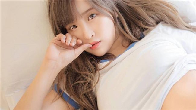 王思佳乳頭大暴走　正妹告誡奶小要…