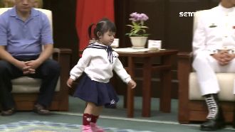 蘇祈麟女兒滿場跑挨批　蘇媽媽回應了