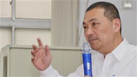 談新北願景  侯友宜：都市更新翻轉地方中國國民黨新北市長參選人侯友宜11日到新北市樹林區東昇里展開社區里民座談，他表示，自己是有魄力的人，只問是非對錯，不分藍綠、敢作敢當；對新北市的未來建設，應該有「舊翻新」的思維，農業區、工業區可以重新翻轉。中央社記者黃旭昇新北攝  107年5月11日