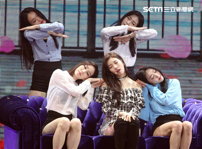 國民初戀裴秀智巡迴見面會台北首站，現場載歌載舞跟粉絲互動。（記者邱榮吉/攝影）