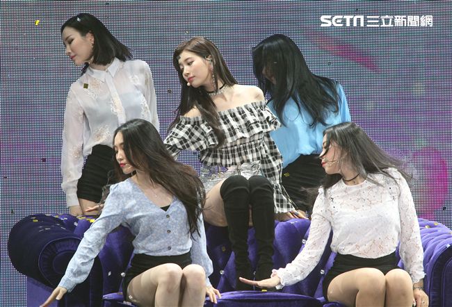 國民初戀裴秀智巡迴見面會台北首站，現場載歌載舞跟粉絲互動。（記者邱榮吉/攝影）