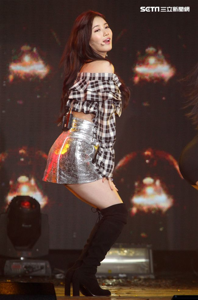 國民初戀裴秀智巡迴見面會台北首站，現場載歌載舞跟粉絲互動。（記者邱榮吉/攝影）